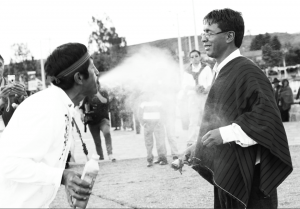 chamán soplando agua Florida