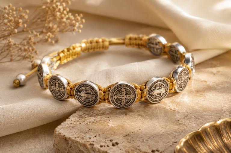 pulsera san Benito dorada