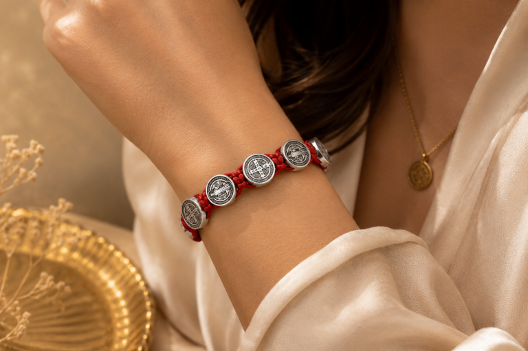 pulsera san Benito roja